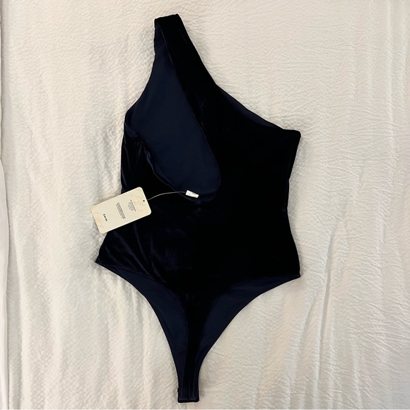 FABLETICS Gigi velour BODYSUIT - Picture 7 of 8